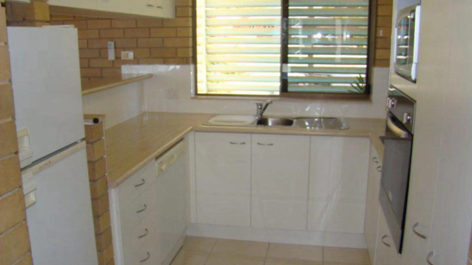 The Cedars Unit 2 Apartment Caloundra 0*,